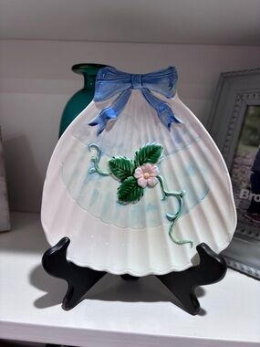 Vintage Shell Dishes: Floral Bow Ceramic Plate The Haldon Group